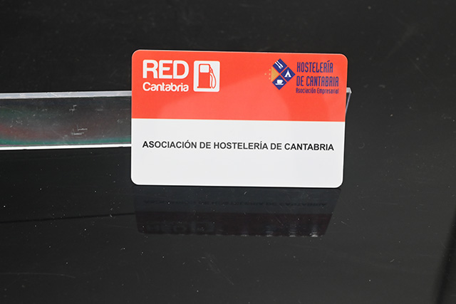 百乐博光面卡制作厂家?? 直营直销的厂家