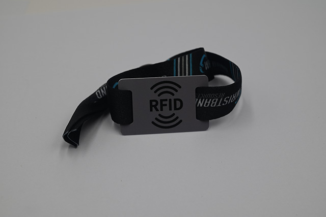 硅胶腕带深受接待的优势？？？？